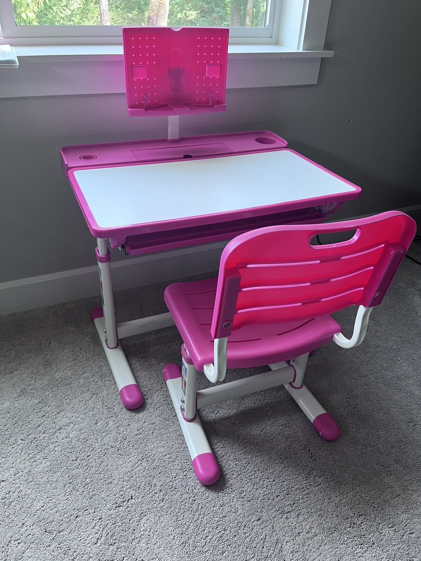 Kids Desk With Chair