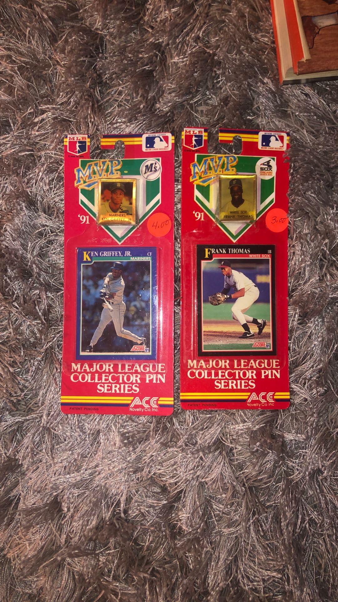 Ken Griffey Jr & Frank Thomas Collectors Pin (plus 91 Score Card)