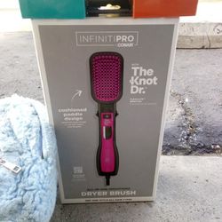 InfinitePro By Conair All I'm On Smoothing Styling Brush