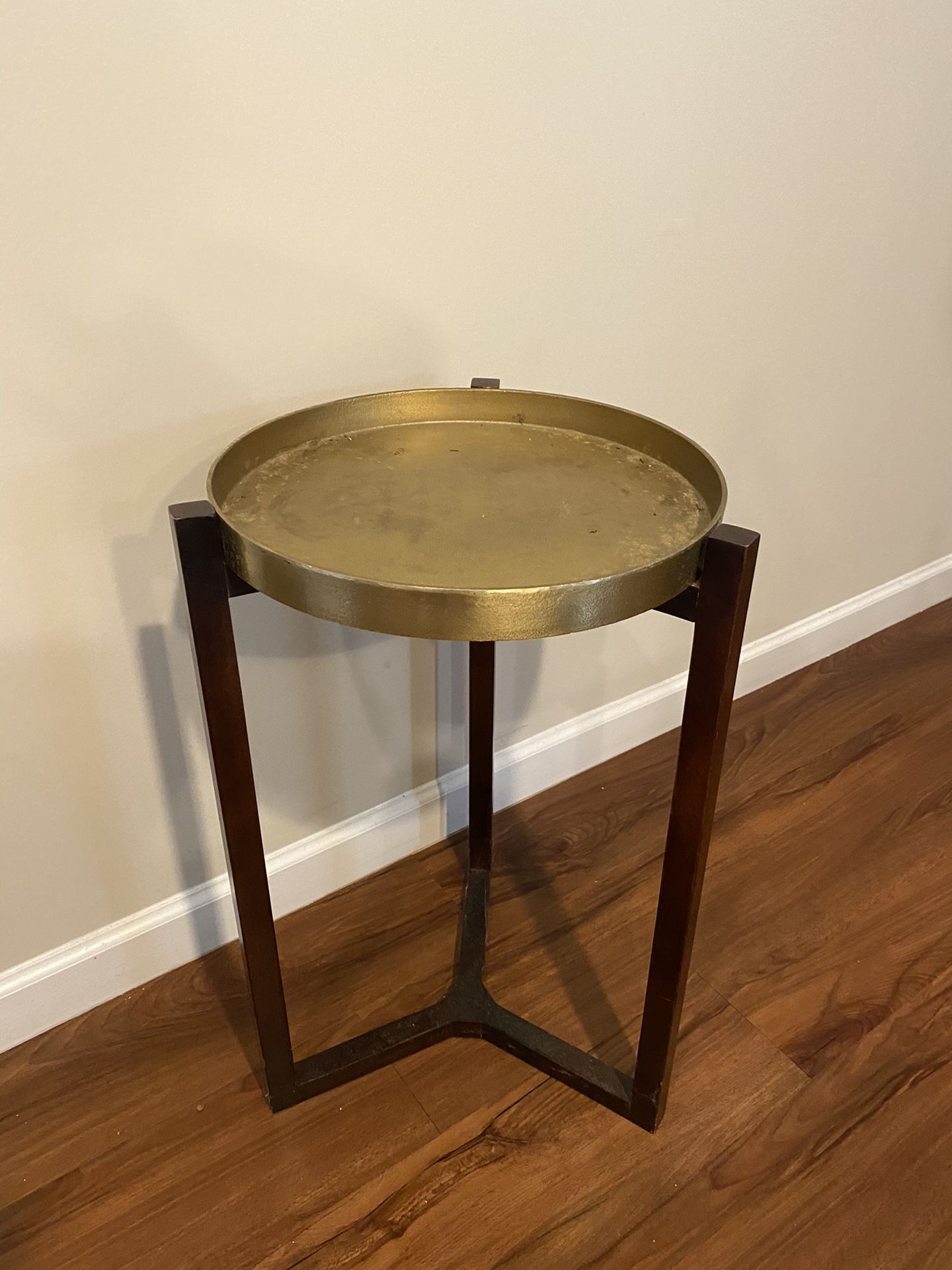 Gold and wood end table with removable tray