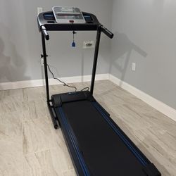 Brand New Folding XTERRA treadmill 