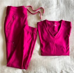 Jaanuu UltraSOFT Women's 14-Pocket Scrub Set Top and Joggers Fuchsia Size Small