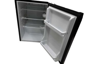 Insignia Ns-cf25bk5 Black Compact Refrigerator