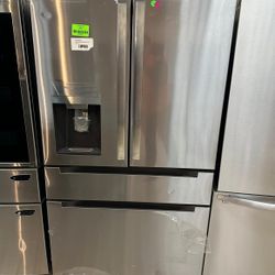 MIDEA MRQ22D7AST 21.6-cu ft Refrigerator 92D
