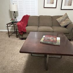 Sofa In excellent Condition Olive &. Brown Fabric 