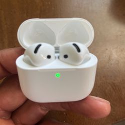 Apple AirPods 4 Wireless Earbuds, Bluetooth