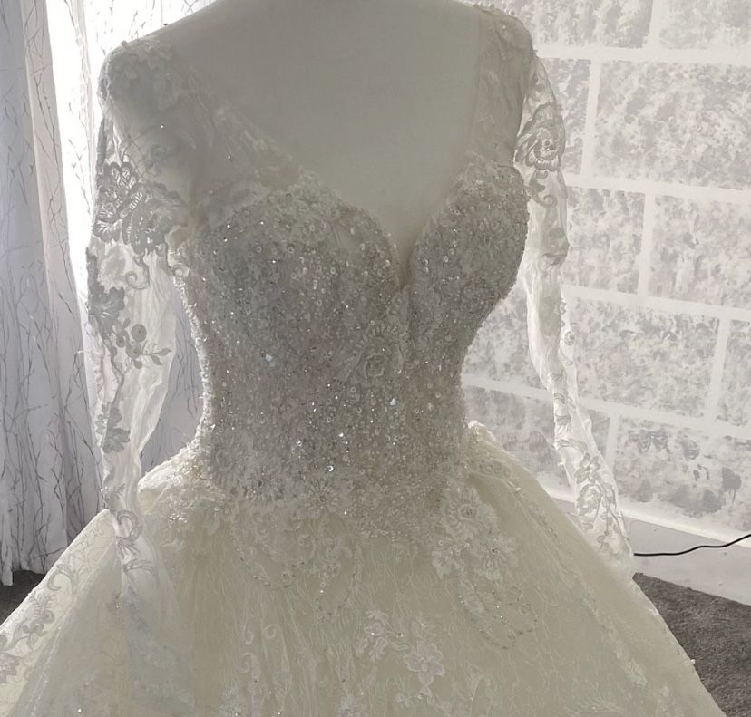 Unique Customed Bridal Wedding Dress