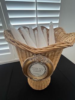 Basket & Umbrellas