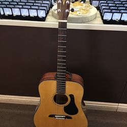 ALVAREZ RD8 ACOUSTIC GUITAR W/ CASE