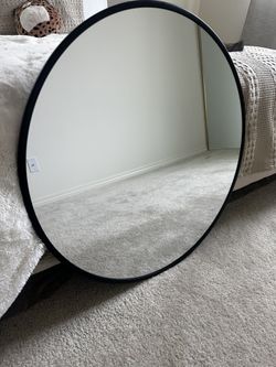 28" Black Round Decorative Wall Mirror
