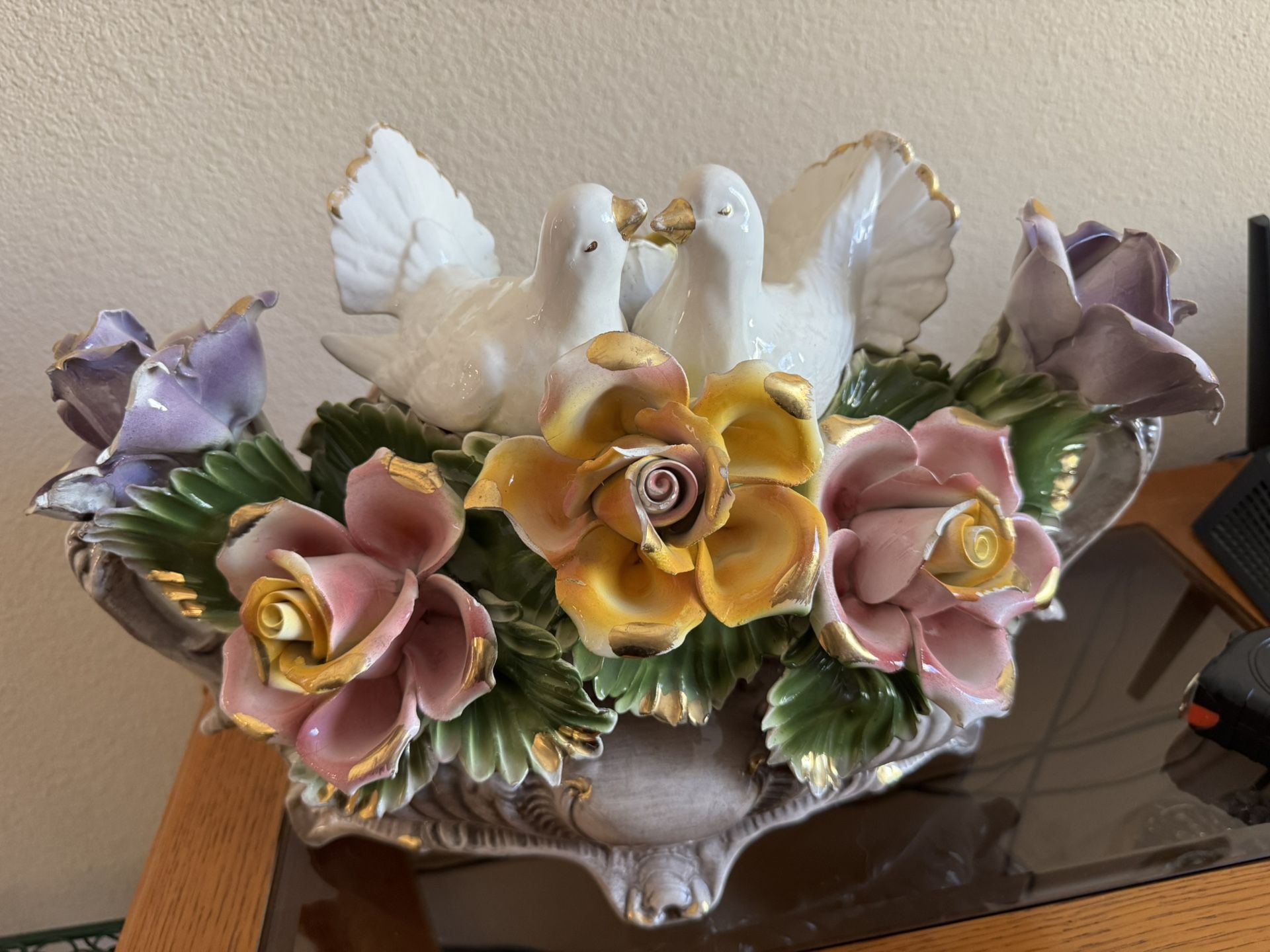 Capodimonte porcelain Italy Large Center Piece Doves Roses Vintage Basket Flower