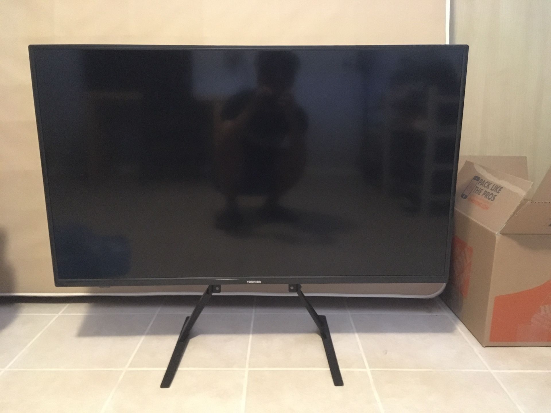 40 inch Toshiba 1080p TV (HDMI)