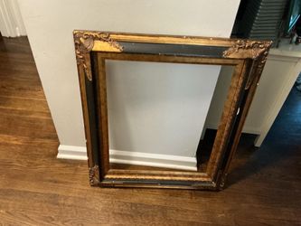 This is a beautiful (32” x 28”) (inside 24” x 19” ) frame