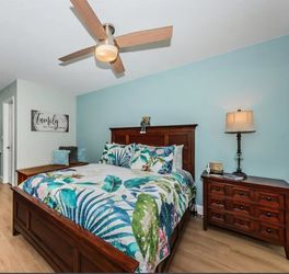 Queen bedroom set