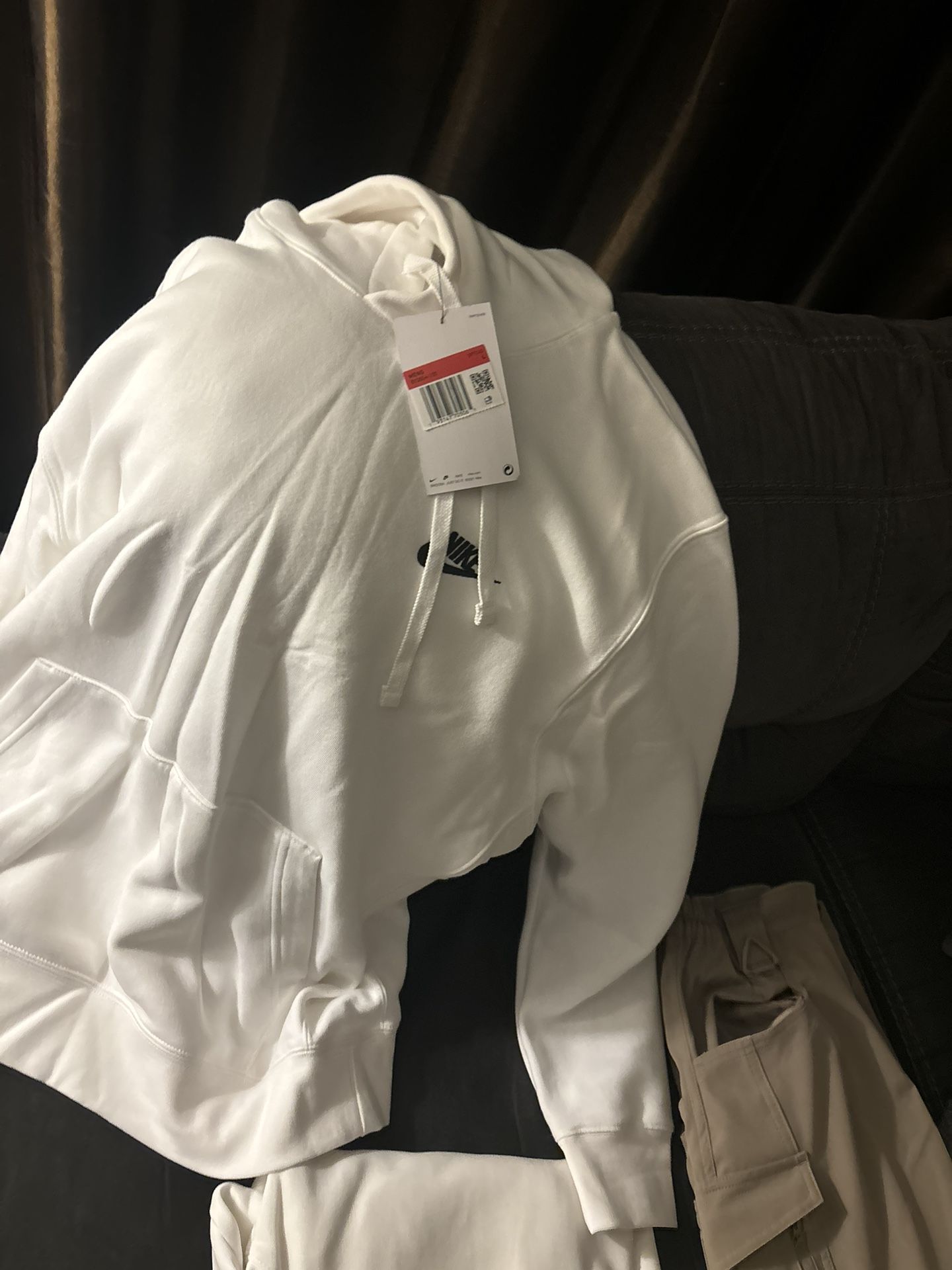 New Nike Sweat Shirt