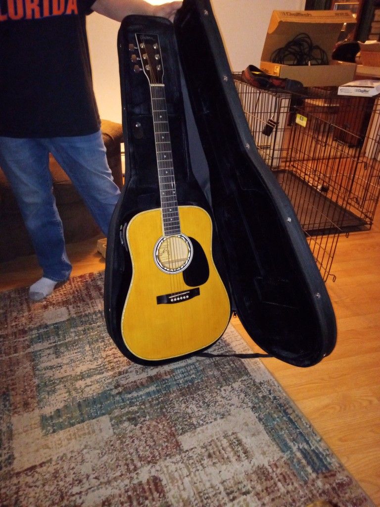 Esteban Acoustic Guitar With Case 