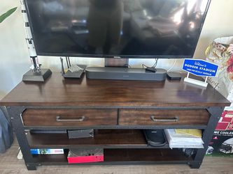 Costco TV Stand - Excellent condition