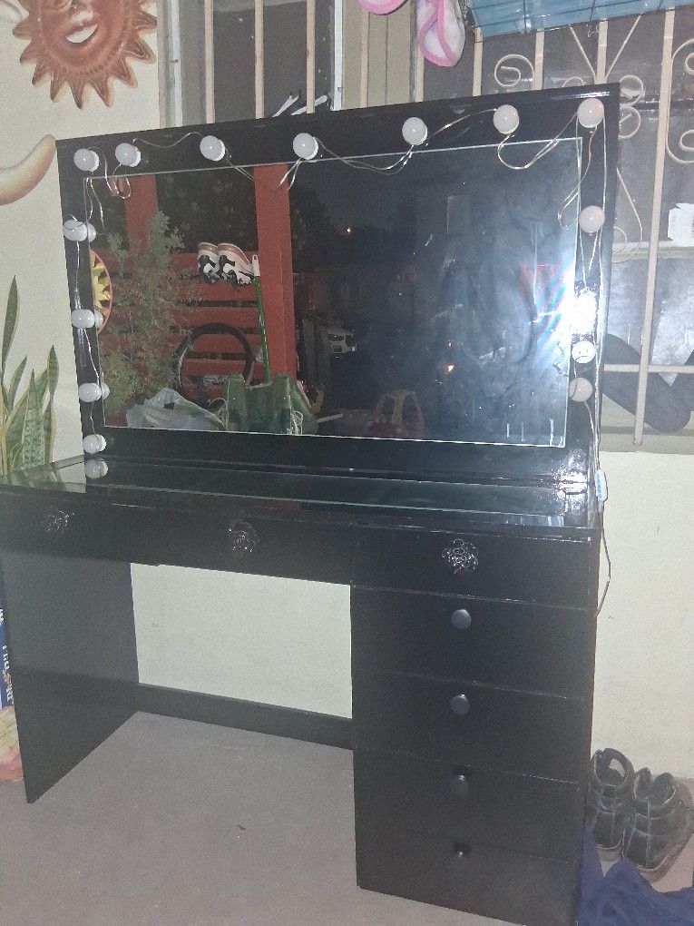 Black Vanity