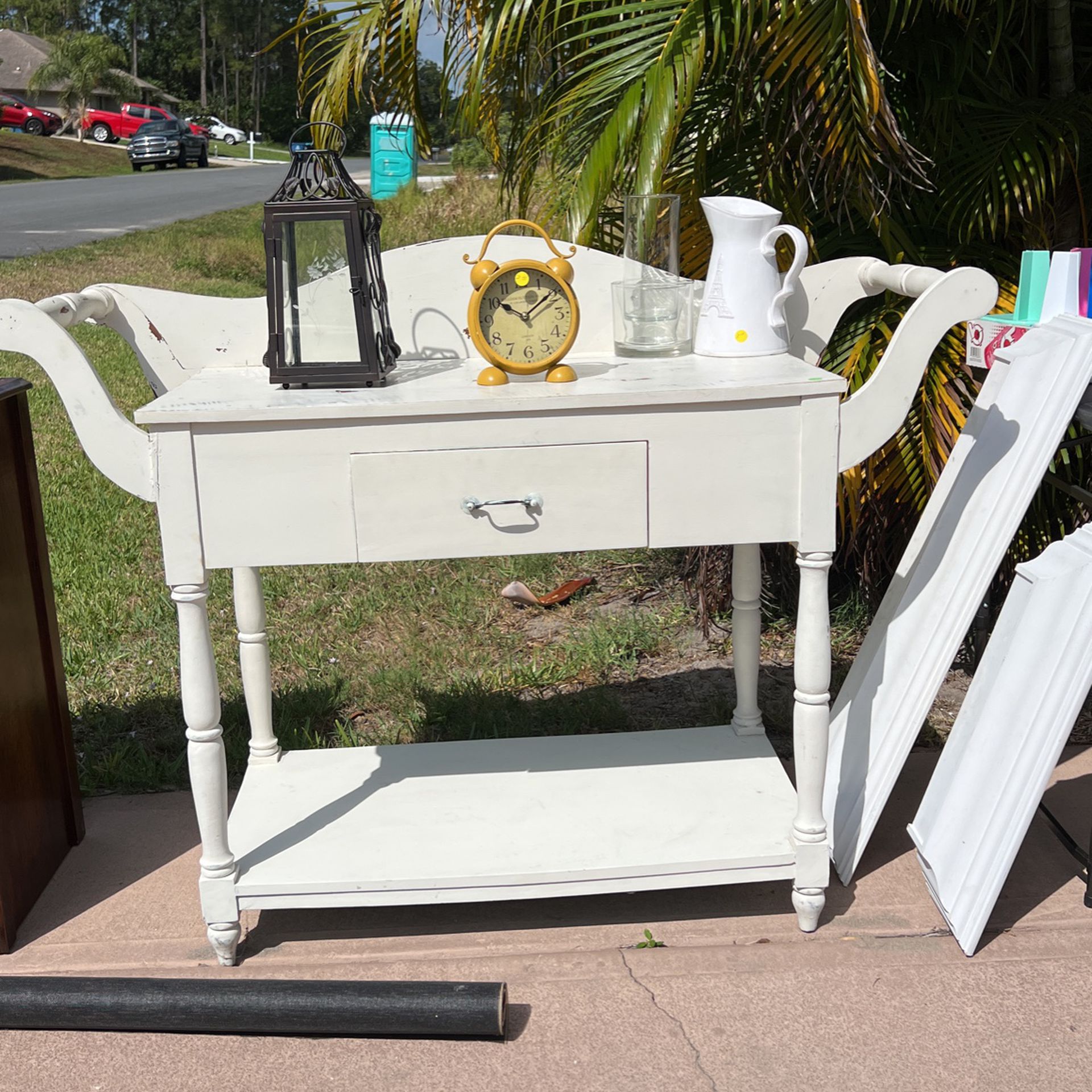  Shabby chic Display Table /coffee Table 