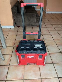 Milwaukee pack out rolling toolbox
