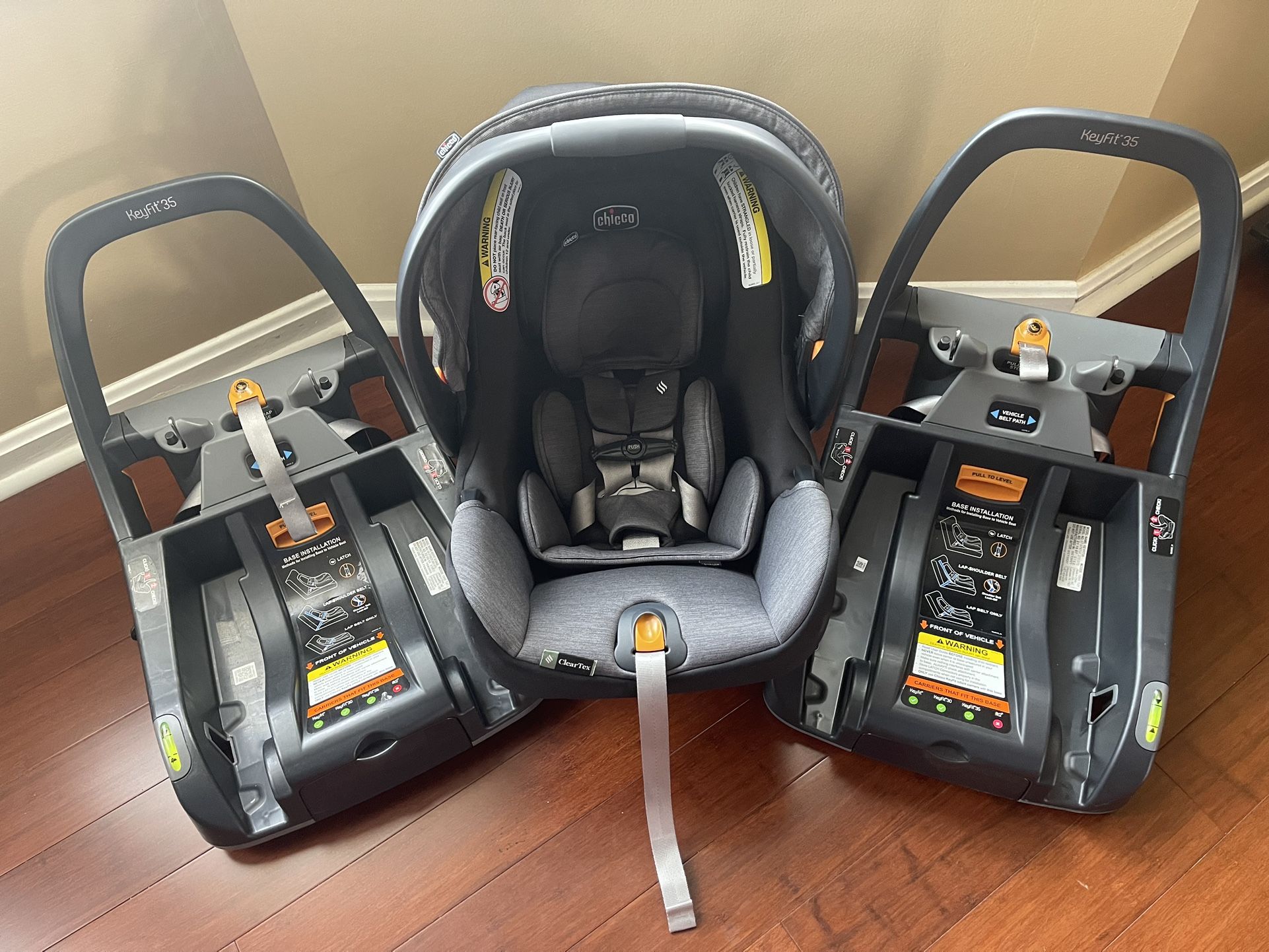 Chicco KeyFit 35 ClearTex infant car seat with 2 bases