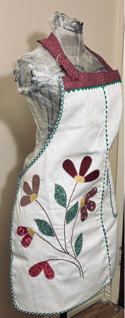 Floral Appliqué Full Kitchen Apron