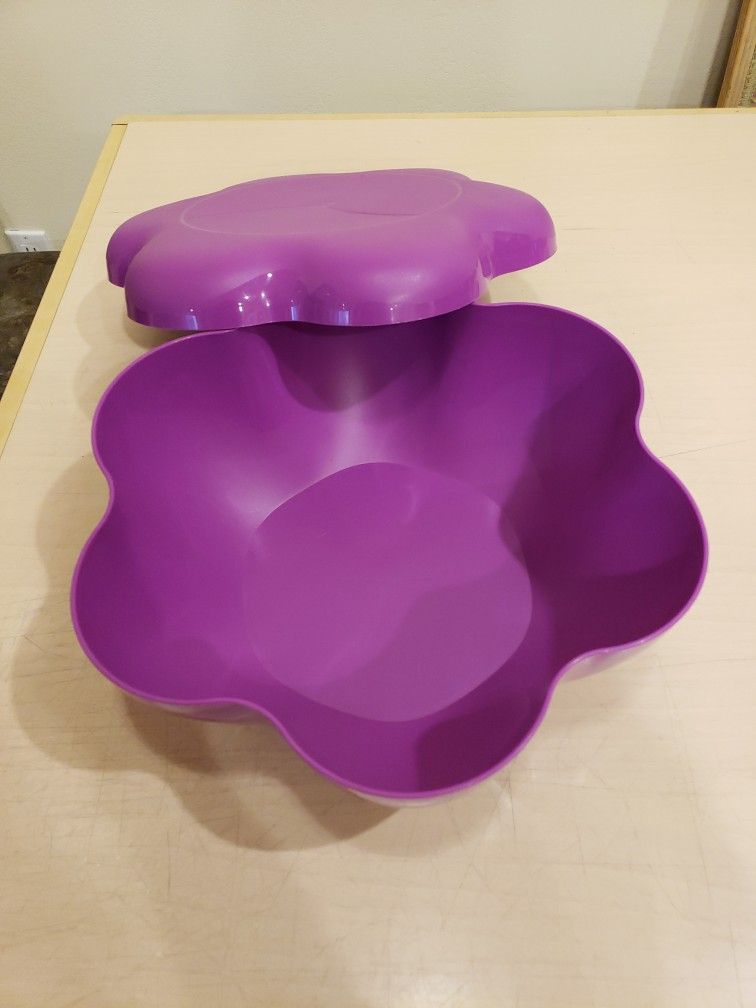 Tupperware Chip And Dip Bowl