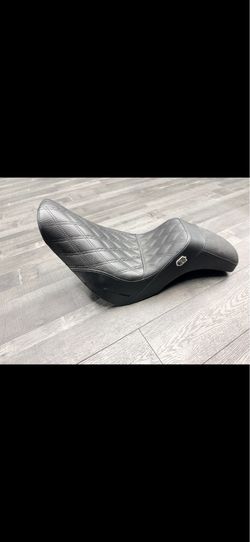 San Diego Customs Saddlemen seat