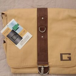 GUESS Messenger Bag
