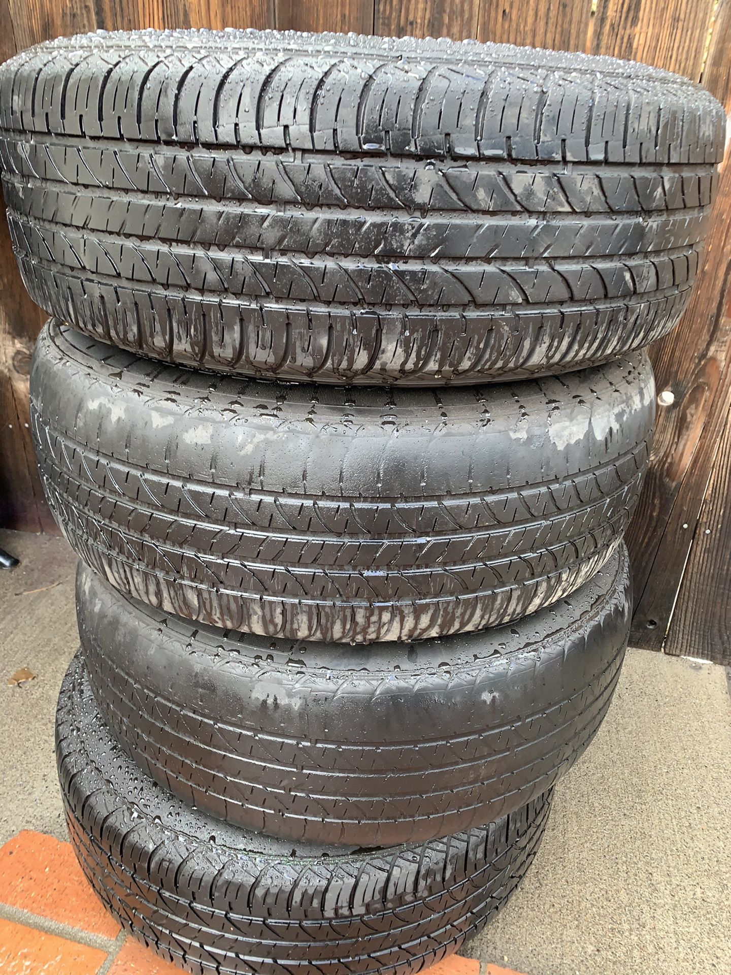 Tire and rin mustang