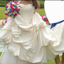 Modern Taffeta Halter Wedding Ball Gown - size 14