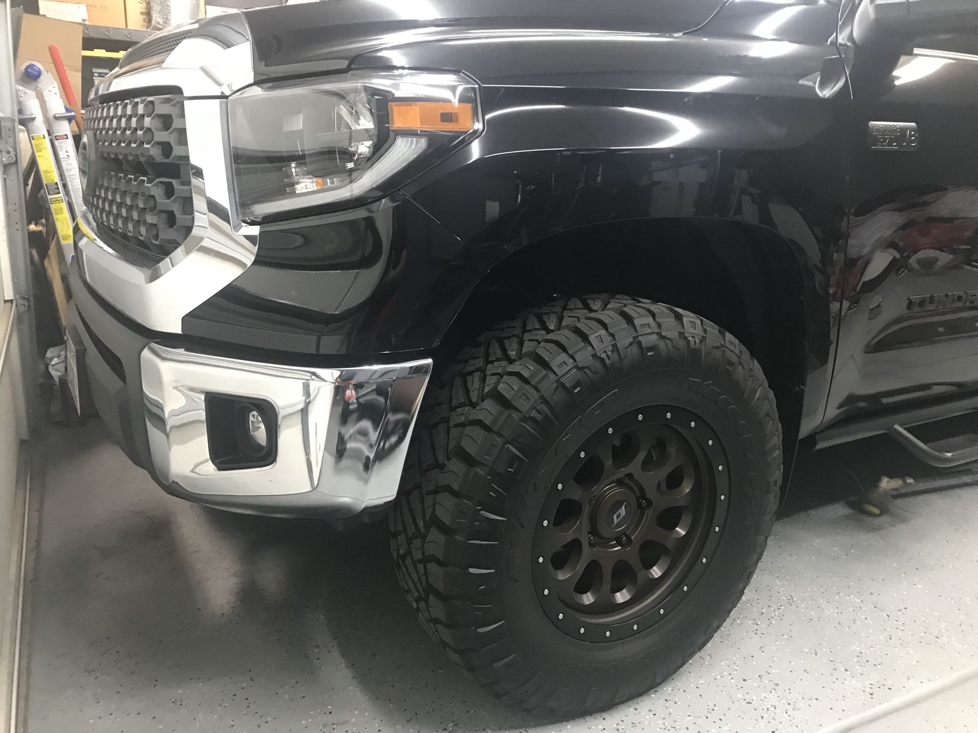 Tundra 18” scs wheels 5x150