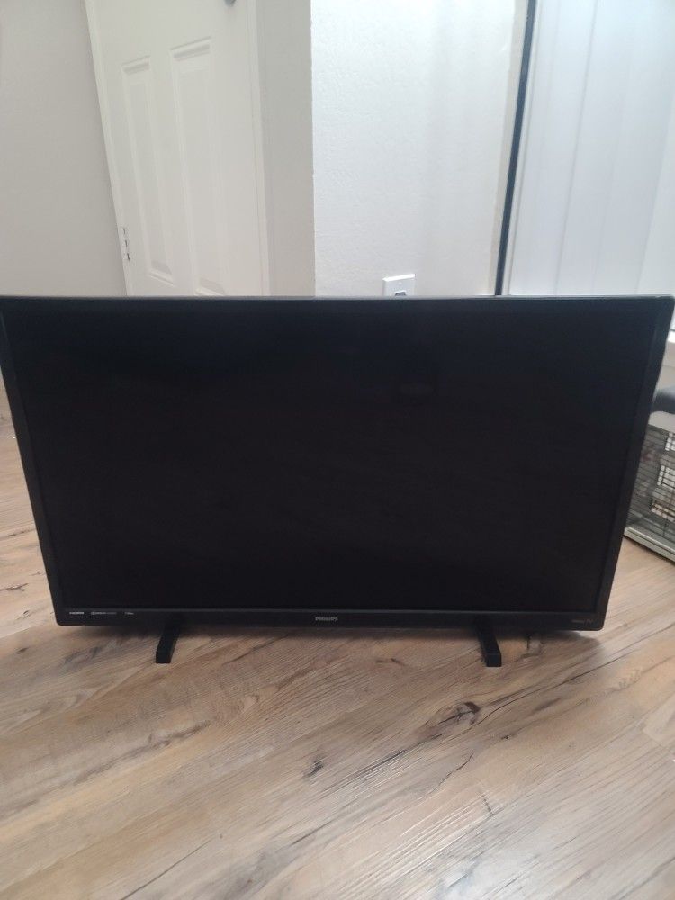 32" Phillips Roku Smart Tv