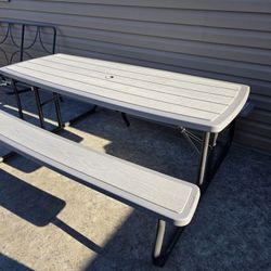 Picnic Table 
