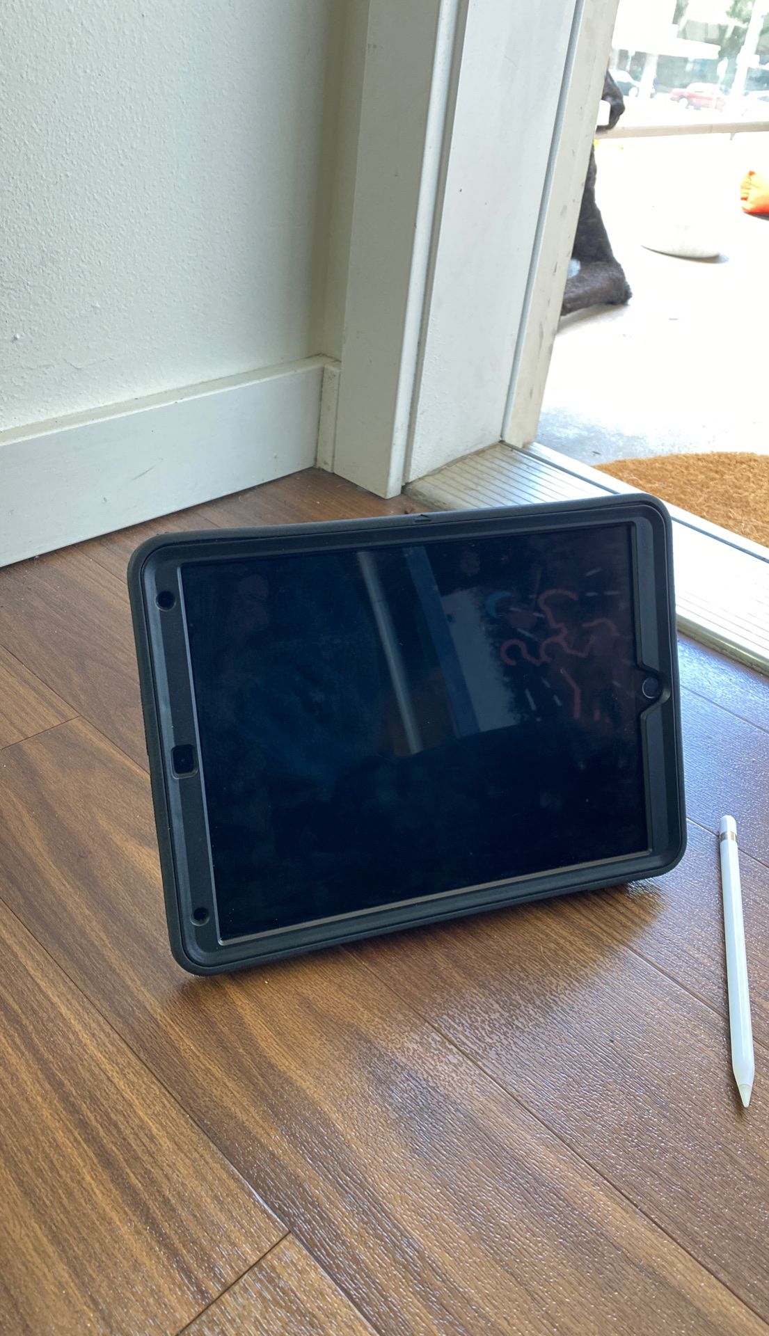 10.5” iPad Pro with case and pencil