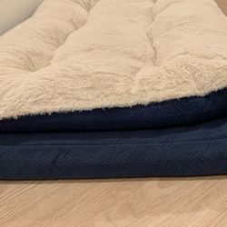 $25 Beautiful Blue Large Dog/Cat Bed