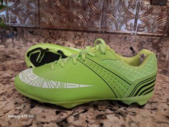 Soccer cleats us size 3youth