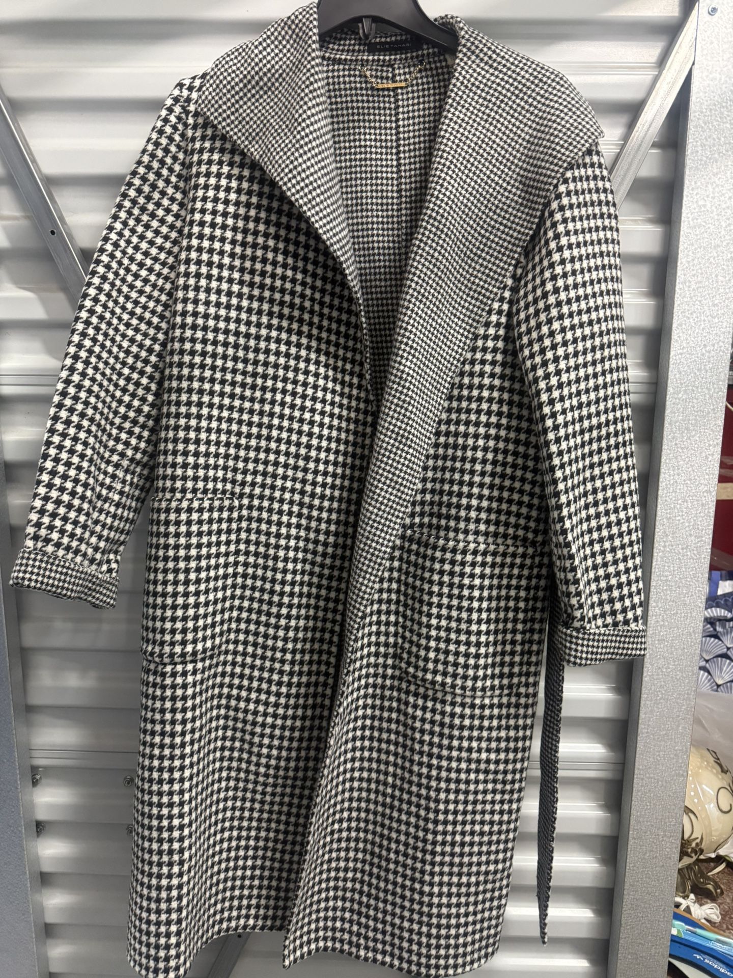 TAHARI - Ellie Black and White Houndstooth Coat Women’s Size L