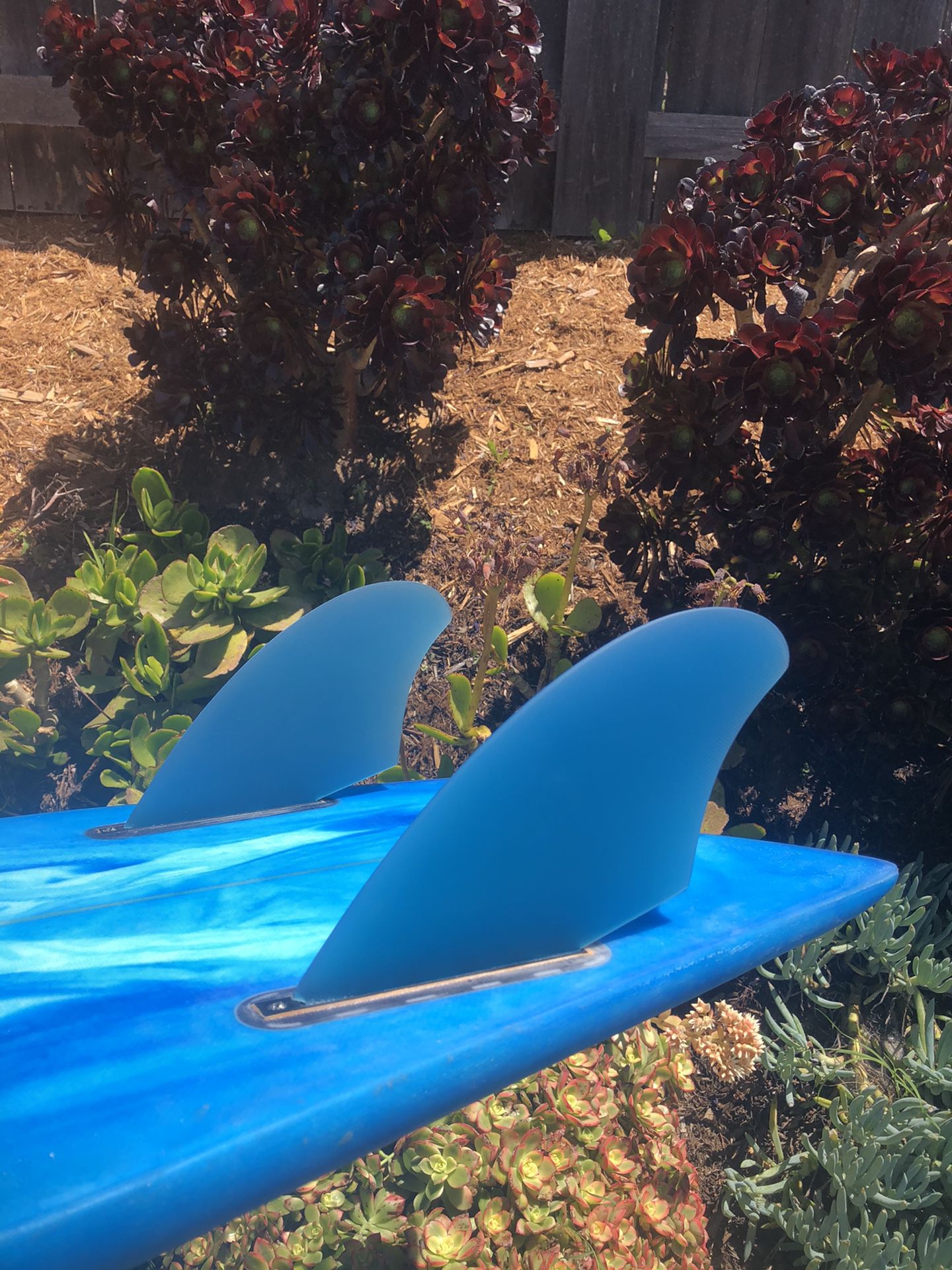 Brand new twin keel fins, futures base