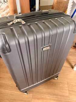 Ricardo Beverly Hills Large Hardside Spinner Suitcase –