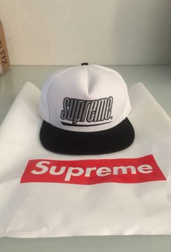 SUPREME UNDERLINE 5-PANEL HAT