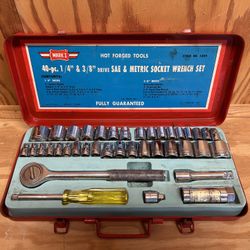 40 Piece 1/4” & 3/8” Drive Socket Wrench Set