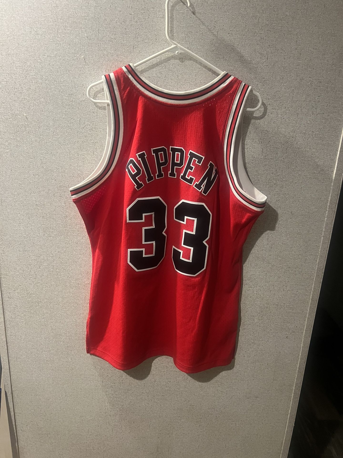 Men's Chicago Bulls Scottie Pippen Mitchell & Ness Red 1997-98 Hardwood Classics Swingman Jersey