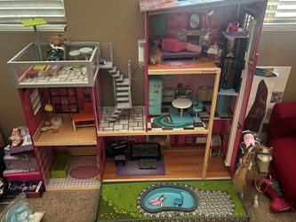 Used doll house