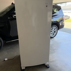 Whirlpool Upright Freezer 