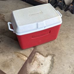 Rubbermaid 48 Quart Cooler