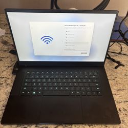 RTX 2080 SUPER RAZER LAPTOP 300HZ SCREEN