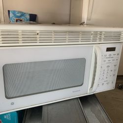 Extra large GE Microwave 