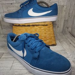 Nike Shoes Blue And White