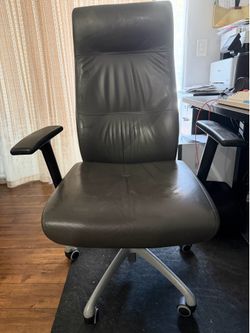 Executive office chair